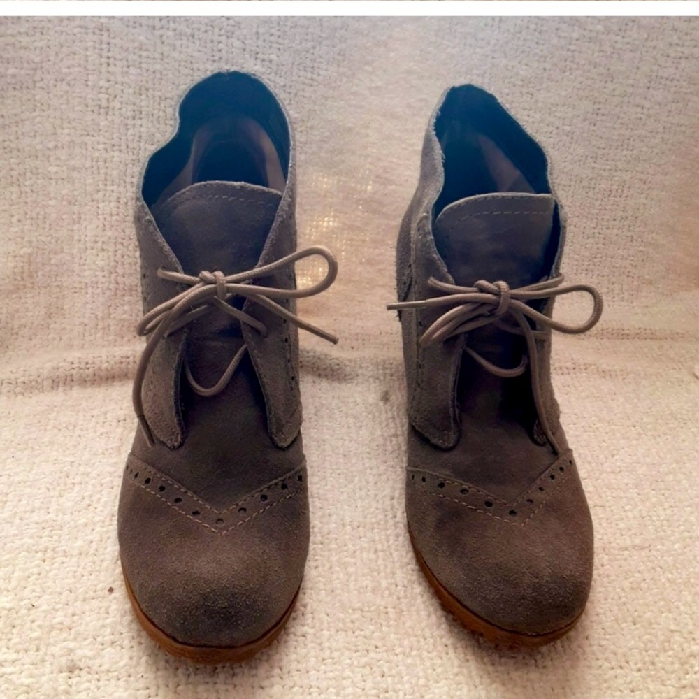 MIA Booties, gray 8.5 great condition